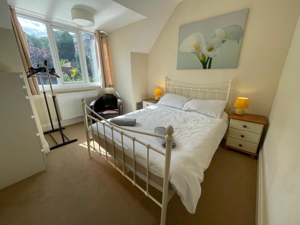 Large 5 Bed House In Scarborough Near The Beach, Large Garden & Hot Tub Ngoại thất bức ảnh