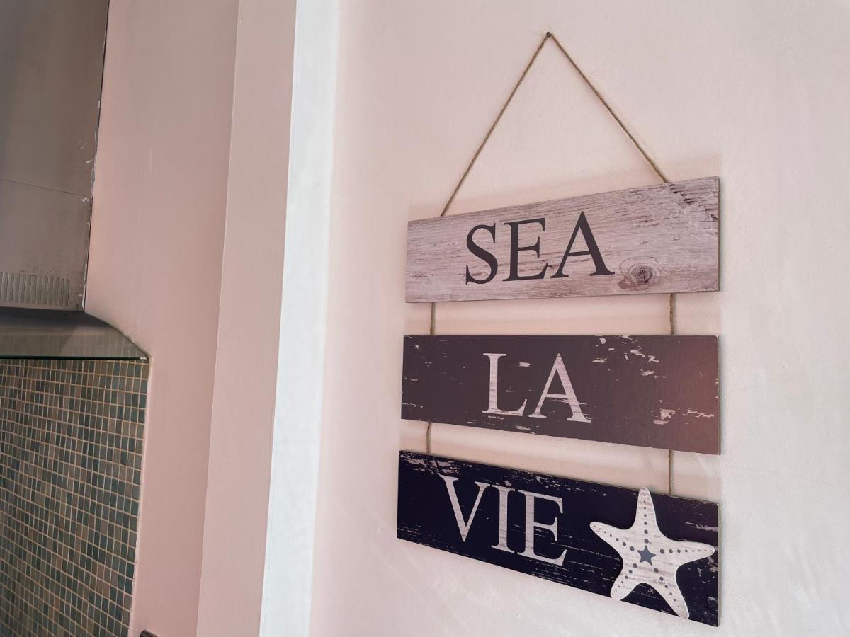 Large 5 Bed House In Scarborough Near The Beach, Large Garden & Hot Tub Ngoại thất bức ảnh