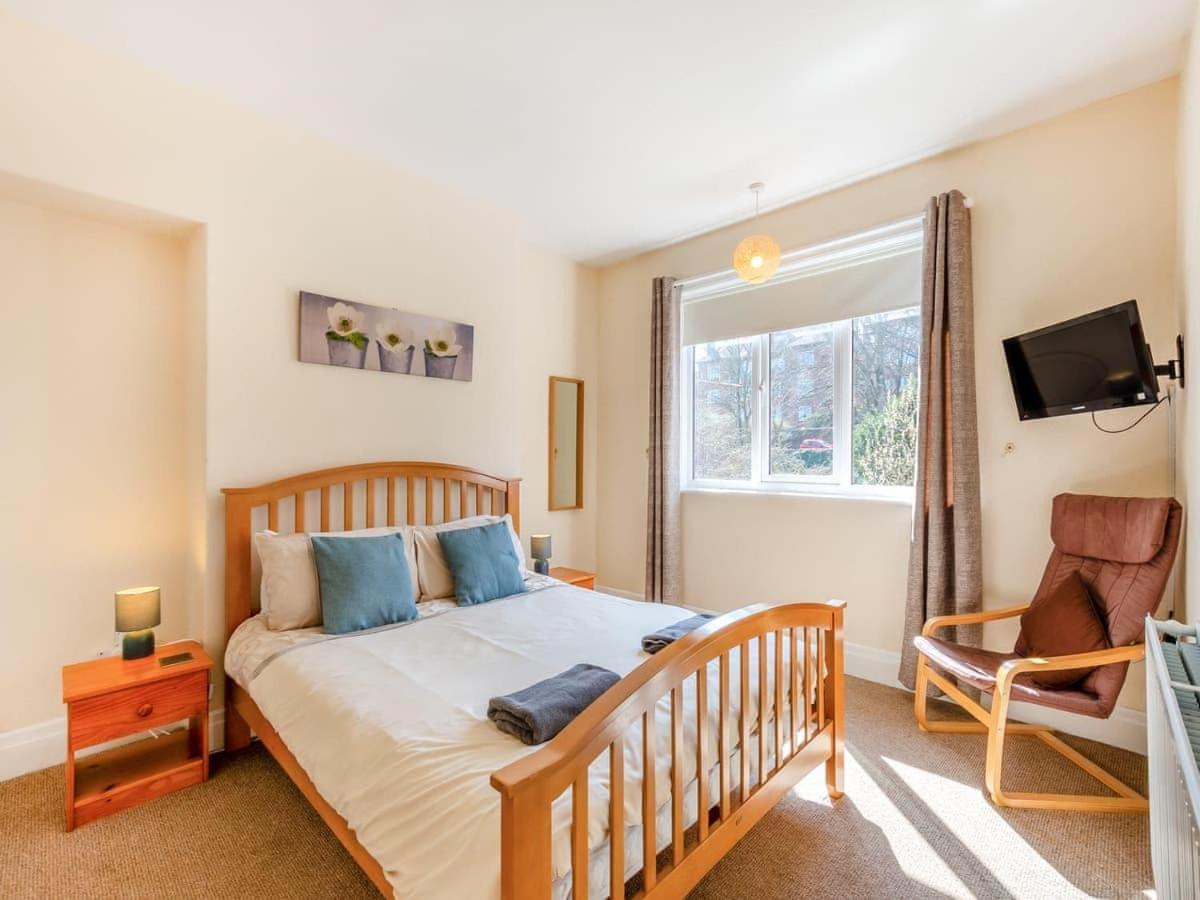 Large 5 Bed House In Scarborough Near The Beach, Large Garden & Hot Tub Ngoại thất bức ảnh